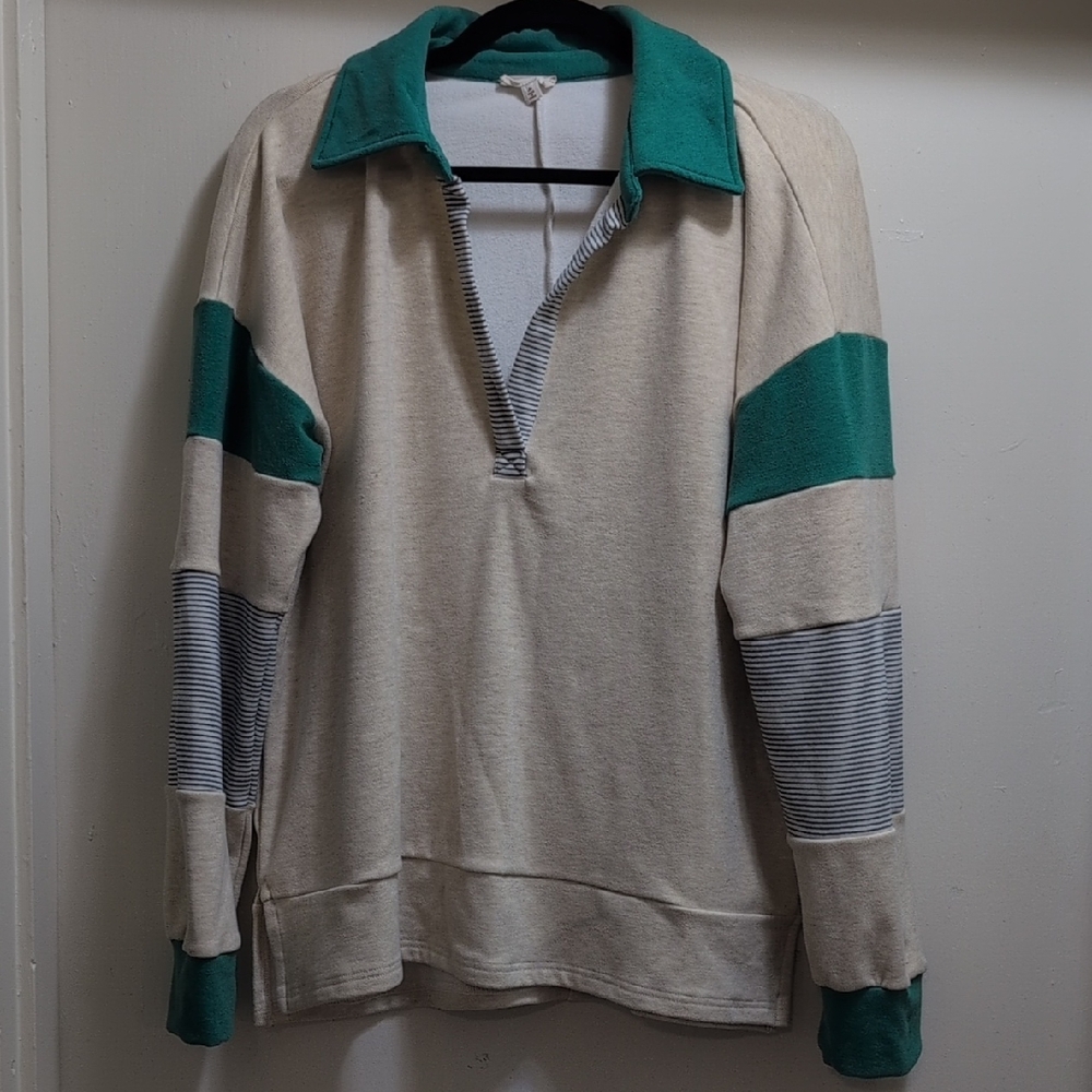 Hem & Thread V-Neck Sweater in Cream and Teal